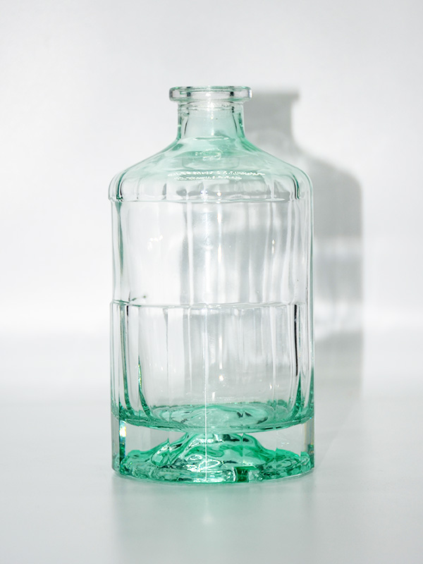 晶白玻璃瓶