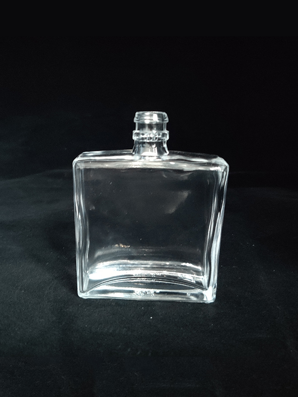 方形玻璃酒瓶
