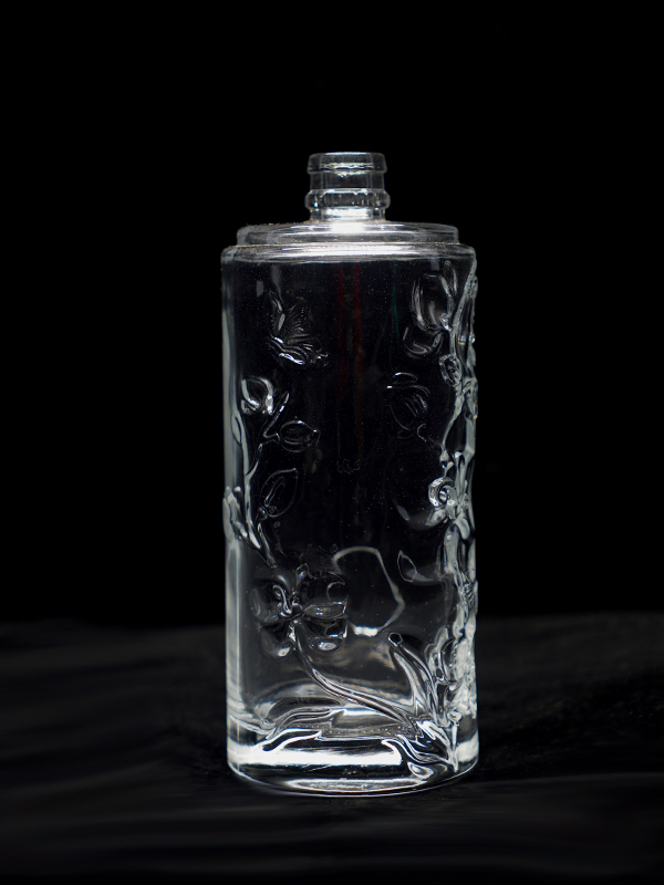 晶白料玻璃酒瓶生产